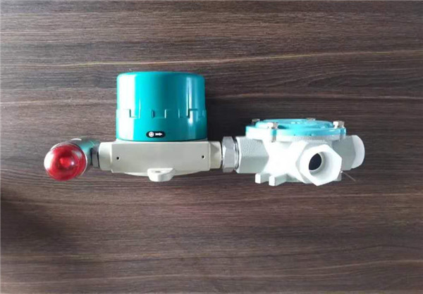 防爆罐旁顯示儀